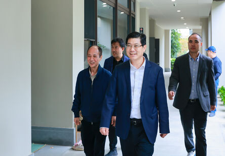 学院领导深入附中龙坞校区调研指导